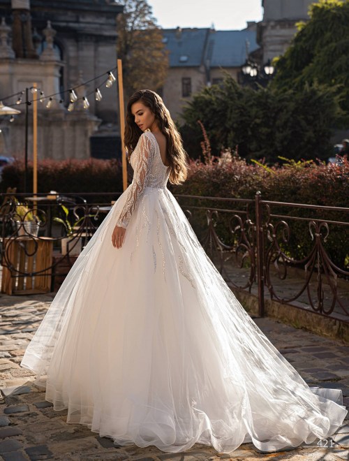 https://www.sposa-lia.com/images/stories/virtuemart/product/421       (4)53.jpg